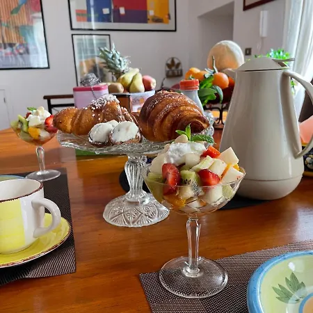 Guest house Da Cristina Palazzo Atanasio 2*